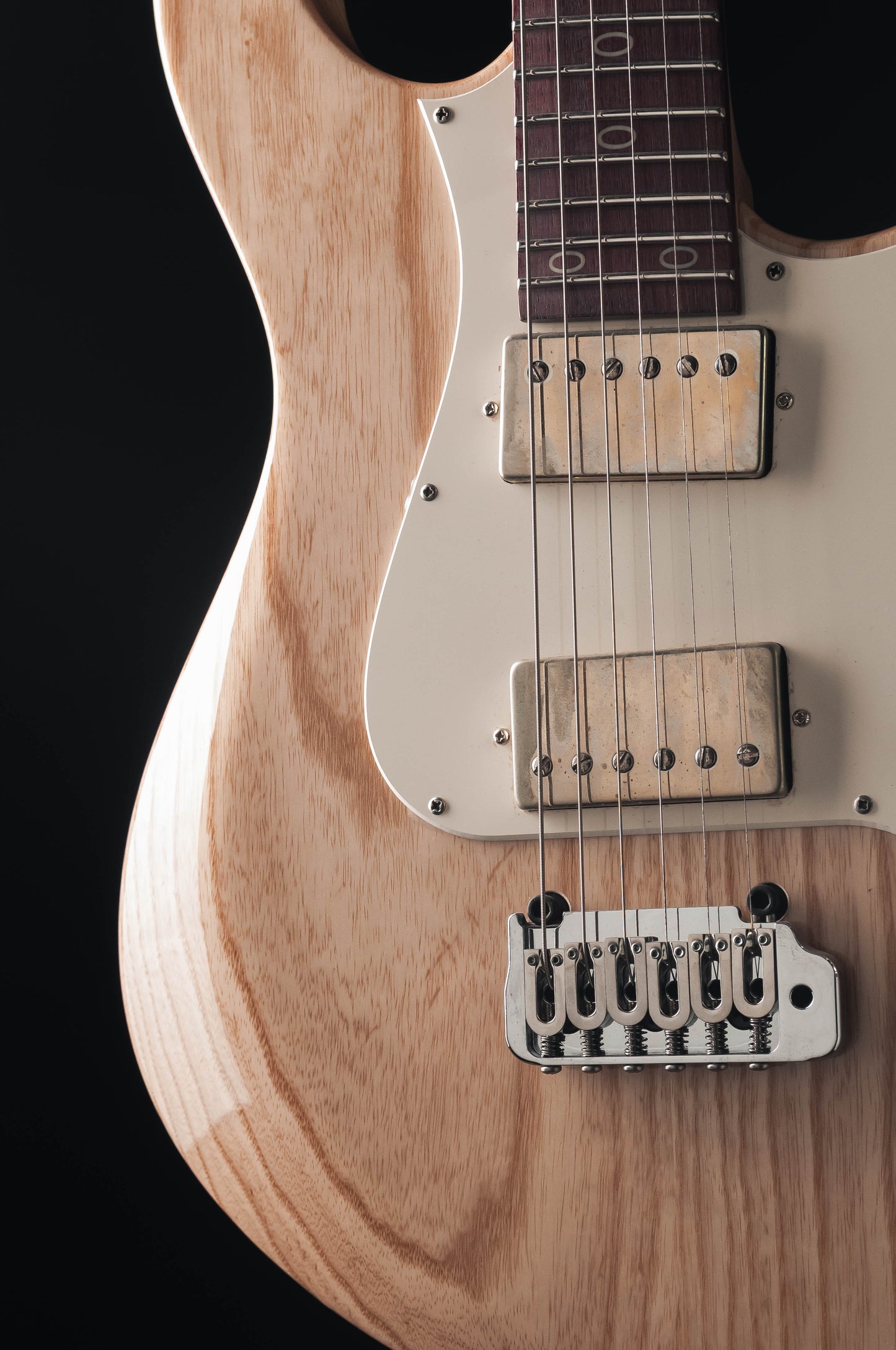 CustomShop - Genesis Natural 6 String