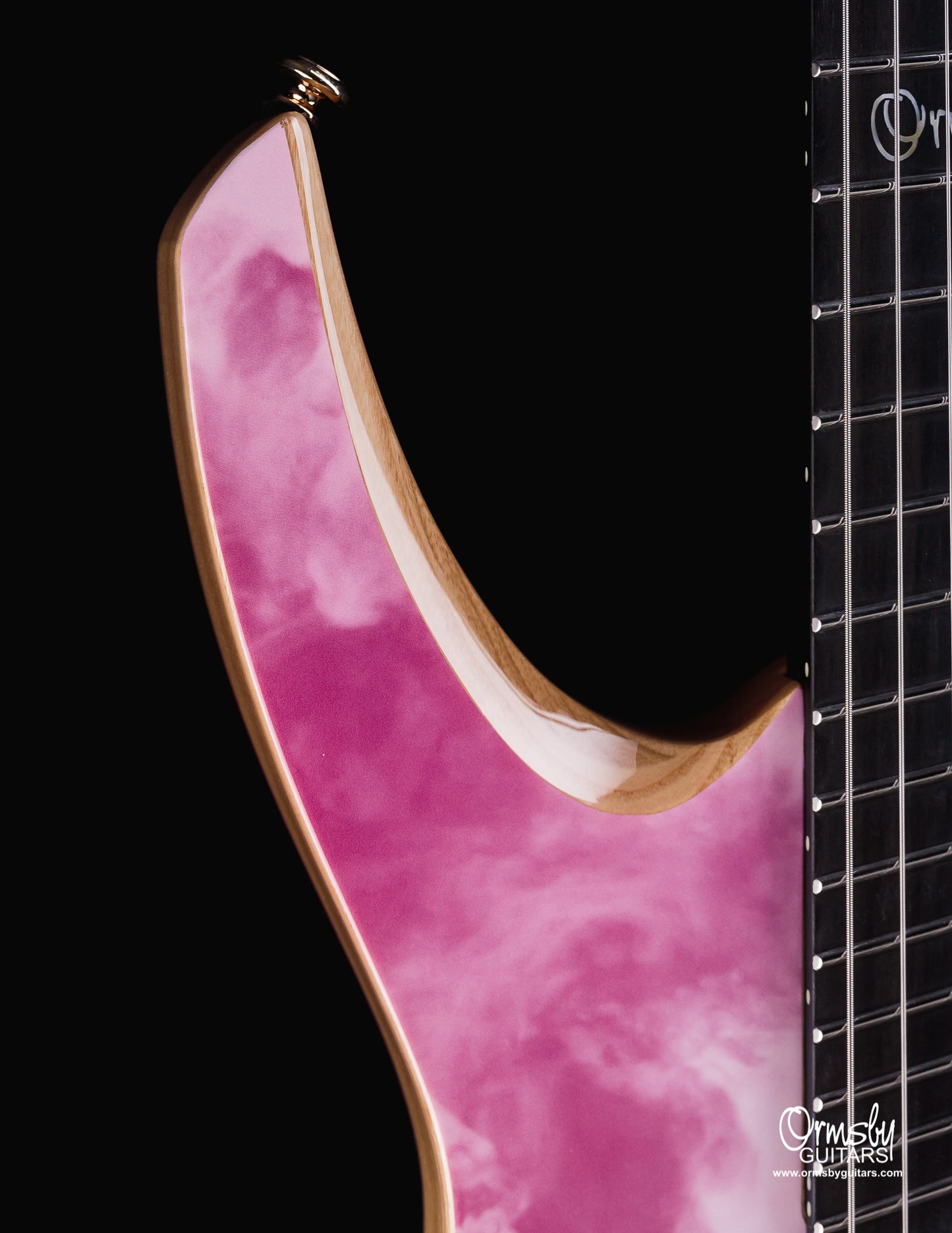 Artist Series Kris Xen Goliath GTR Run 17 - Strawberry Storm