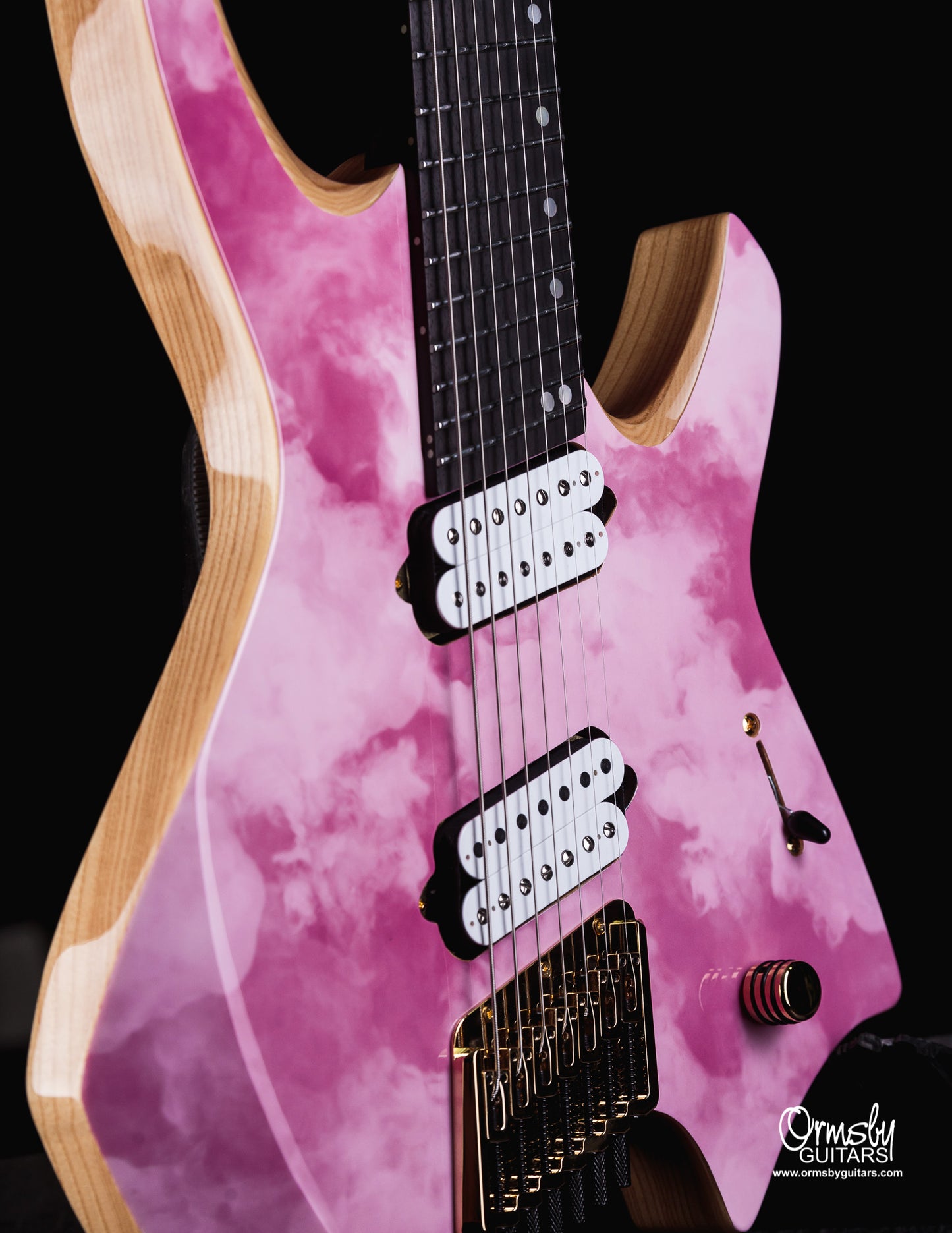 Artist Series Kris Xen Goliath GTR Run 17 - Strawberry Storm