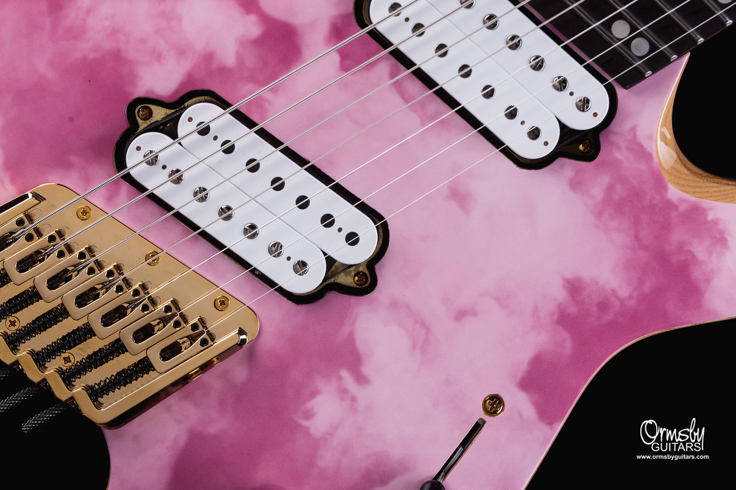 Artist Series Kris Xen Goliath GTR Run 17 - Strawberry Storm