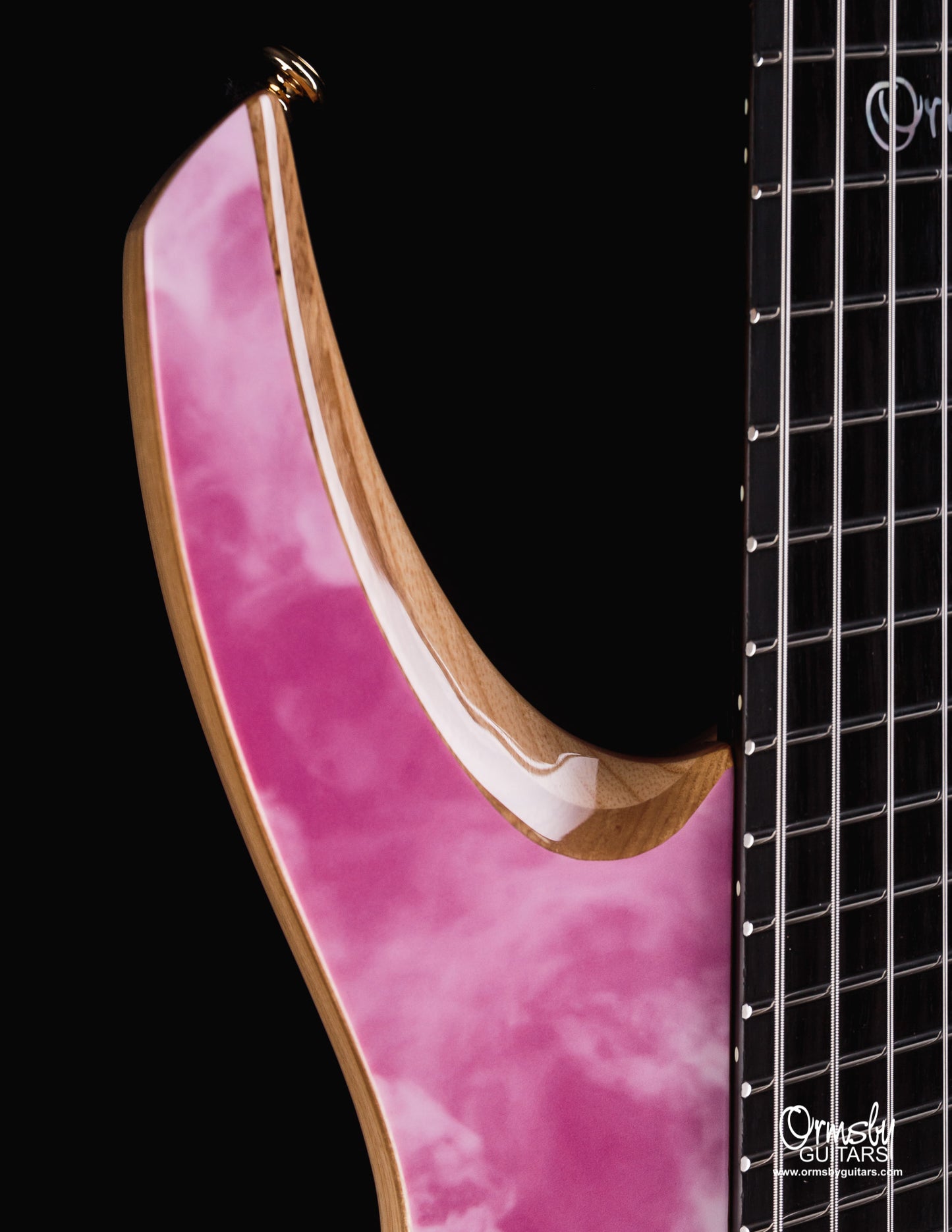 Artist Series Kris Xen Goliath GTR Run 17 - Strawberry Storm