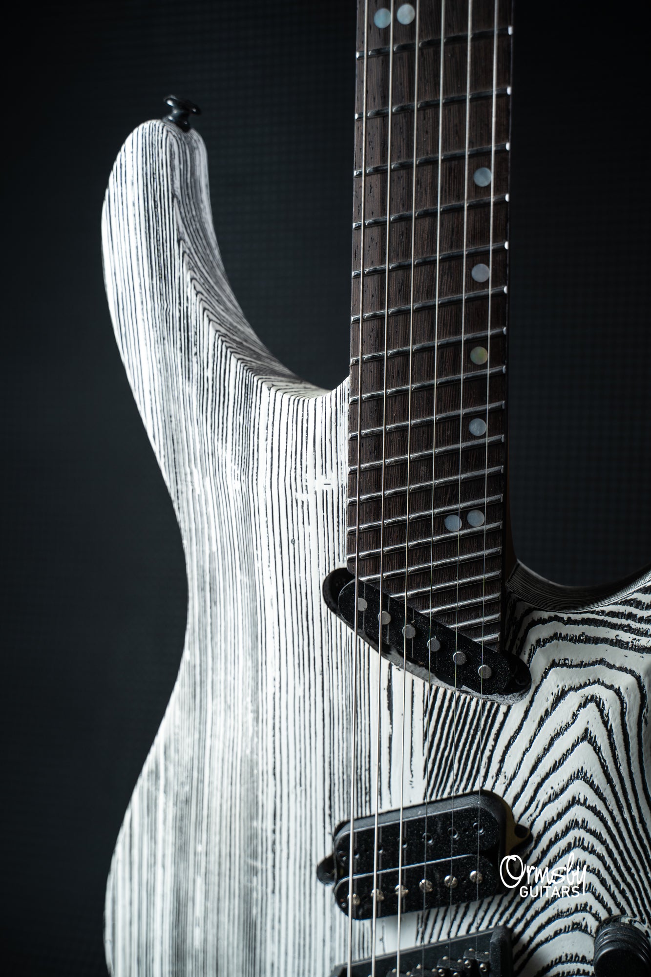 Skull SX Run 16 - 6 String [2]