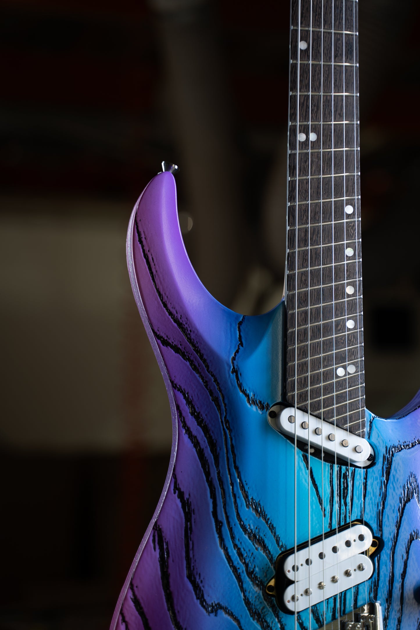 Art Series - SX Run 16 - 6 String [NEON NIGHTS]
