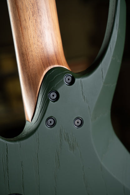 CustomShop Goliath 8 String
