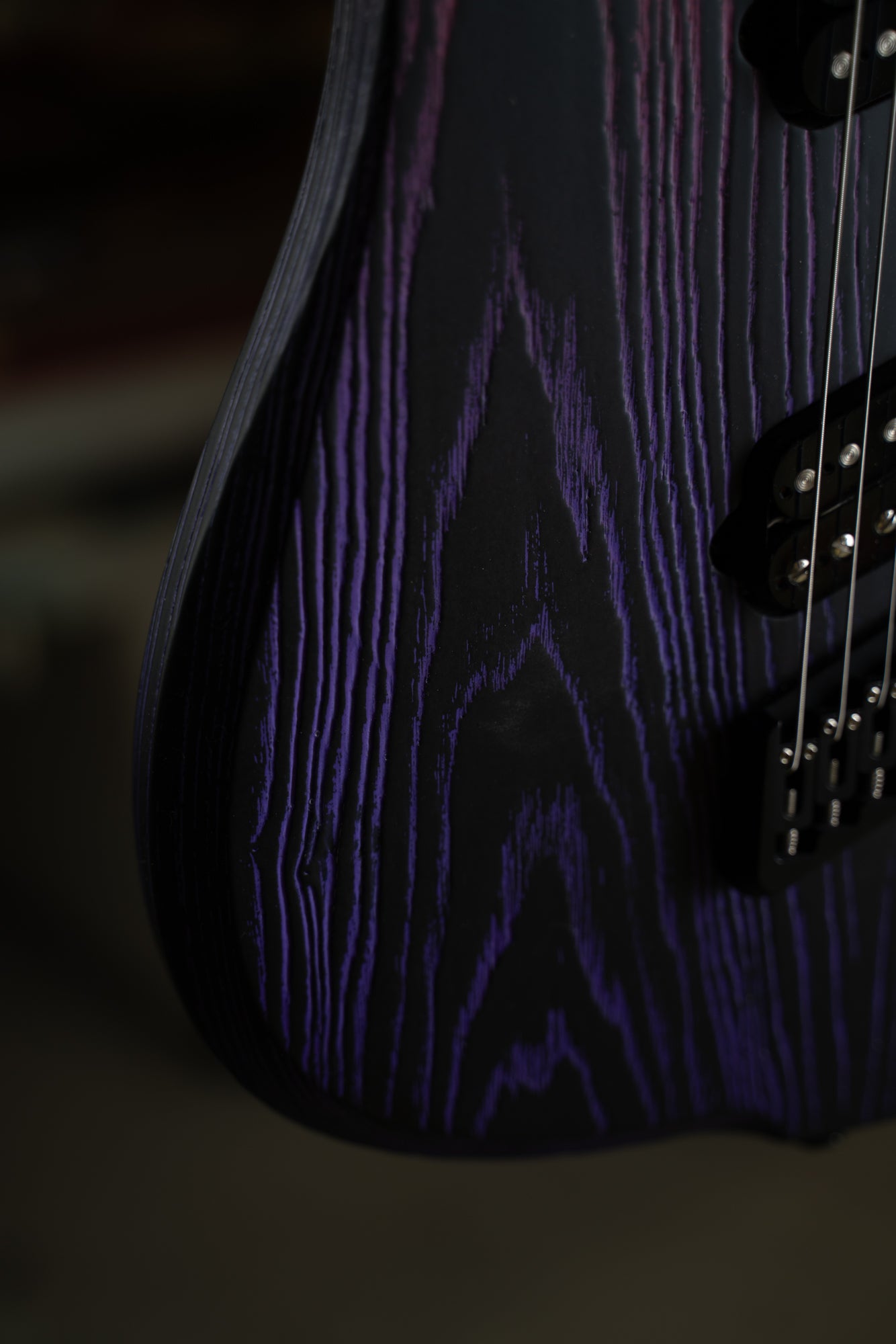 Factory Standard - Black Friday Hype - 6 String (Red/Purple